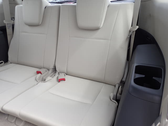 TOYOTA Wish thumbnail 28