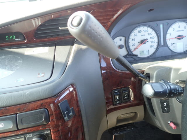 NISSAN Elgrand thumbnail 40