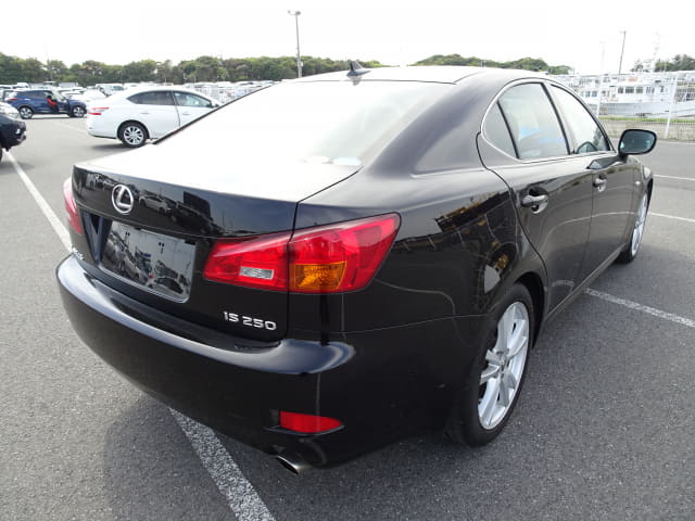 LEXUS IS thumbnail 5