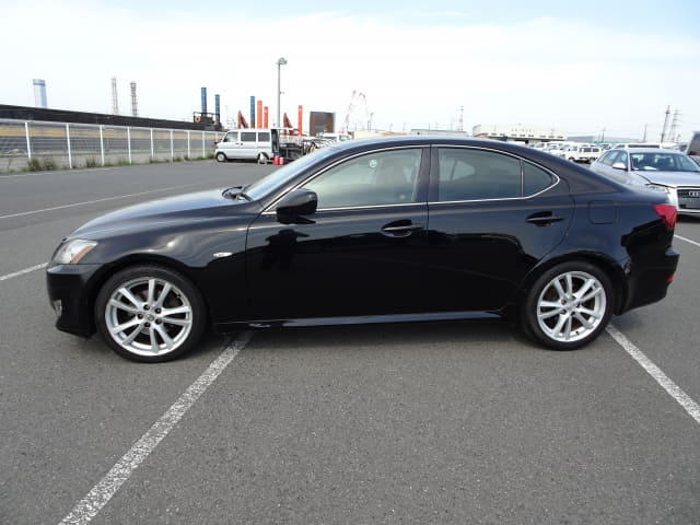 LEXUS IS thumbnail 2