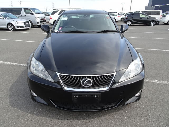 LEXUS IS thumbnail 8