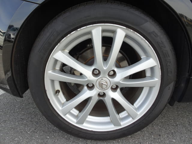 LEXUS IS thumbnail 11