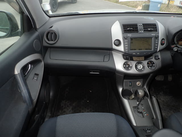 TOYOTA RAV4 thumbnail 32
