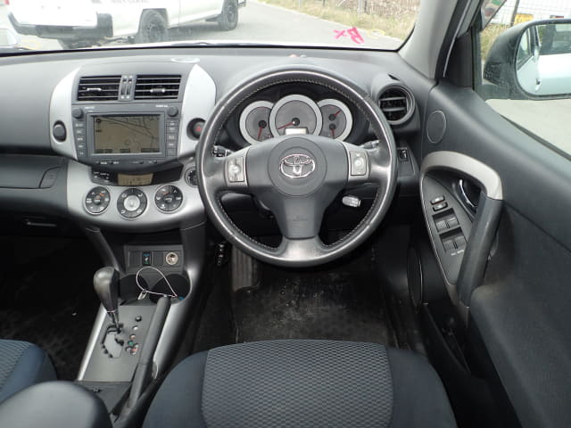 TOYOTA RAV4 thumbnail 31