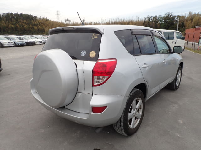 TOYOTA RAV4 thumbnail 5