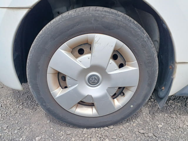 TOYOTA IST thumbnail 9