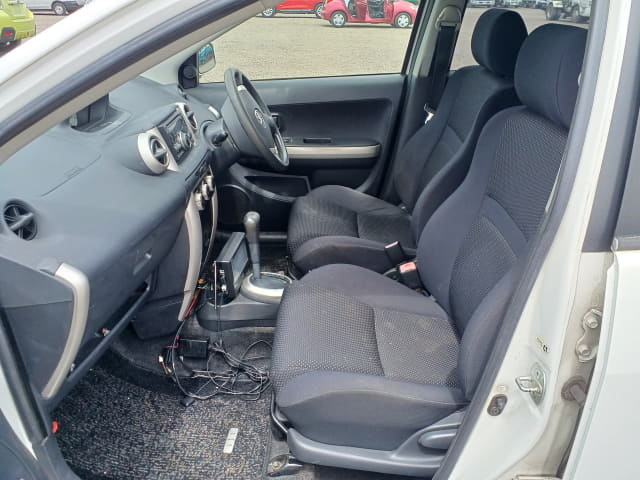 TOYOTA IST thumbnail 26
