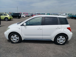 2003 TOYOTA IST