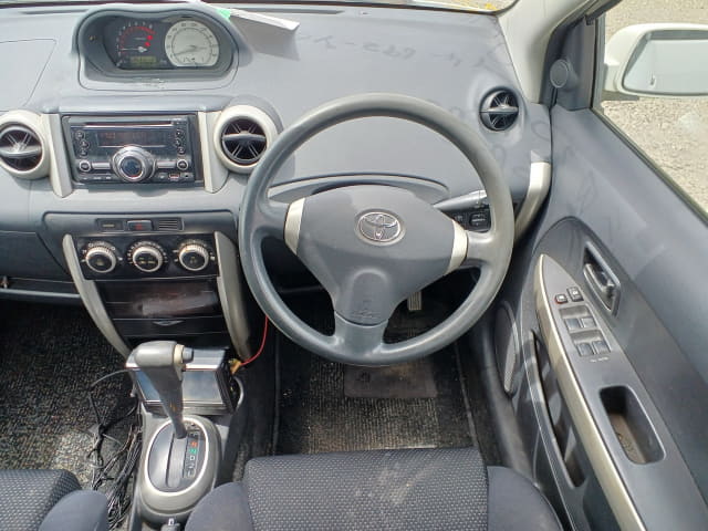 TOYOTA IST thumbnail 32