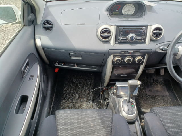 TOYOTA IST thumbnail 33