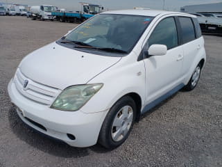2003 TOYOTA IST
