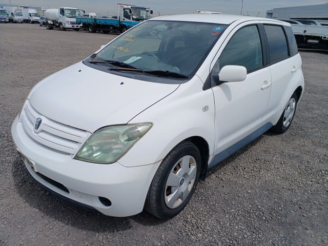 2003 TOYOTA IST