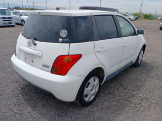 2003 TOYOTA IST