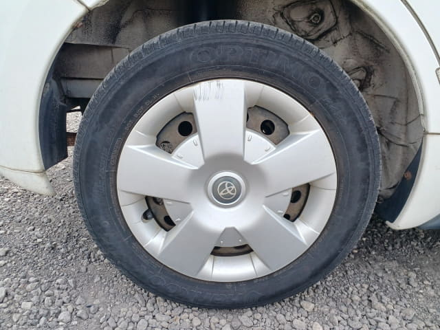 TOYOTA IST thumbnail 11