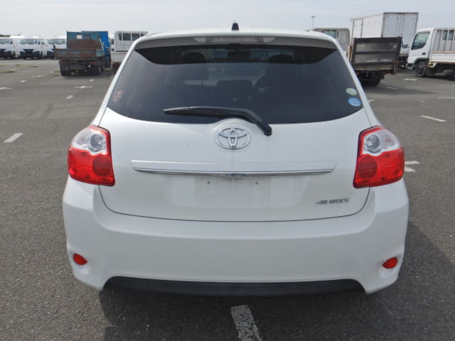 TOYOTA Auris thumbnail 4