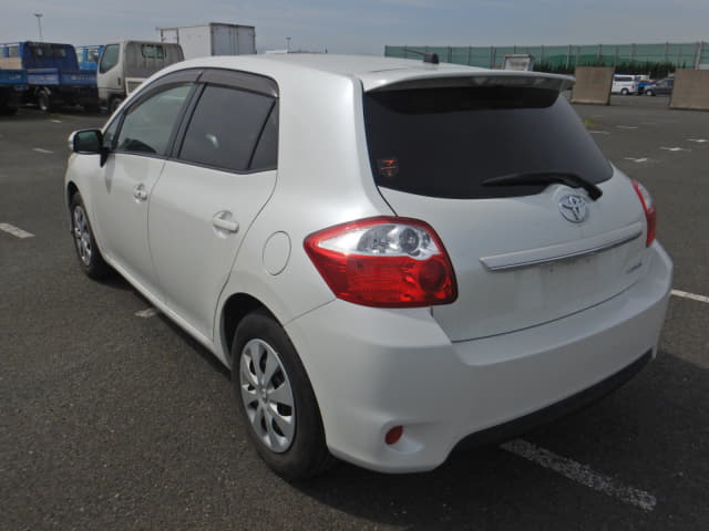 TOYOTA Auris thumbnail 3