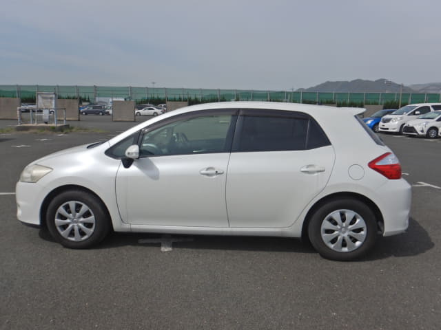 TOYOTA Auris thumbnail 2