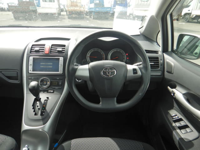 TOYOTA Auris thumbnail 32