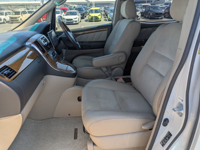 TOYOTA Alphard thumbnail 26