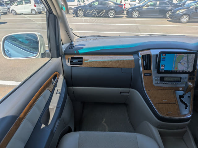 TOYOTA Alphard thumbnail 32