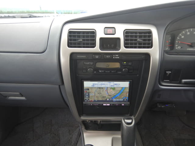 TOYOTA Hilux Surf thumbnail 34