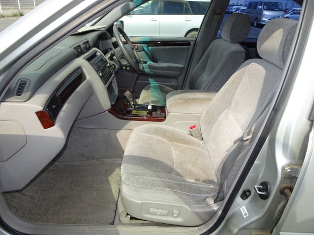 TOYOTA Crown thumbnail 26