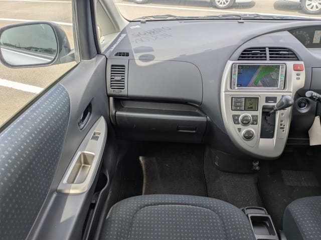 TOYOTA Ractis thumbnail 32