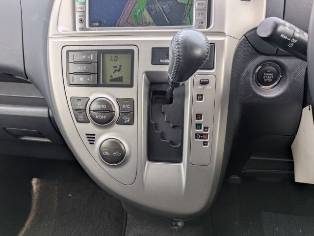 TOYOTA Ractis thumbnail 39