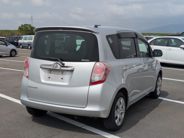 TOYOTA Ractis thumbnail 5