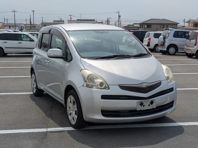 TOYOTA Ractis thumbnail 7