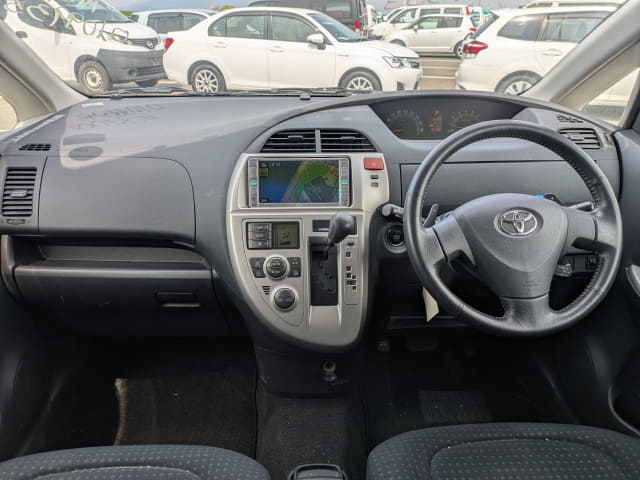 TOYOTA Ractis thumbnail 33