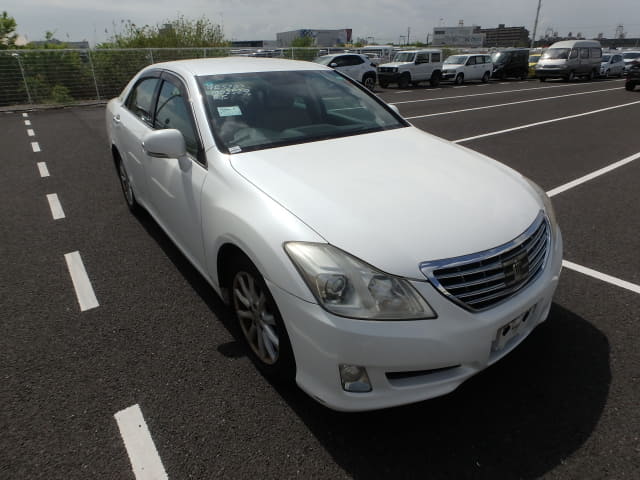 TOYOTA Crown thumbnail 7