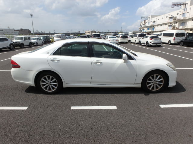 TOYOTA Crown thumbnail 6