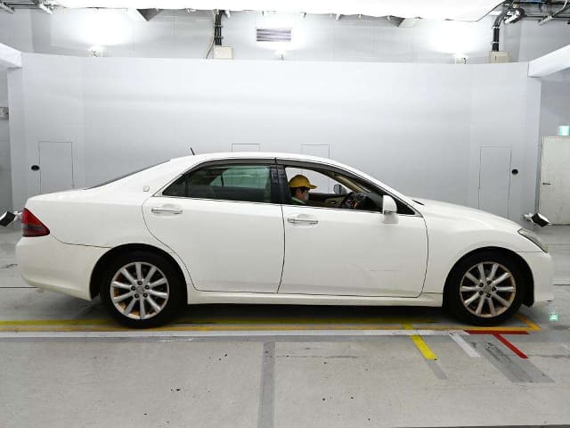 TOYOTA Crown thumbnail 60