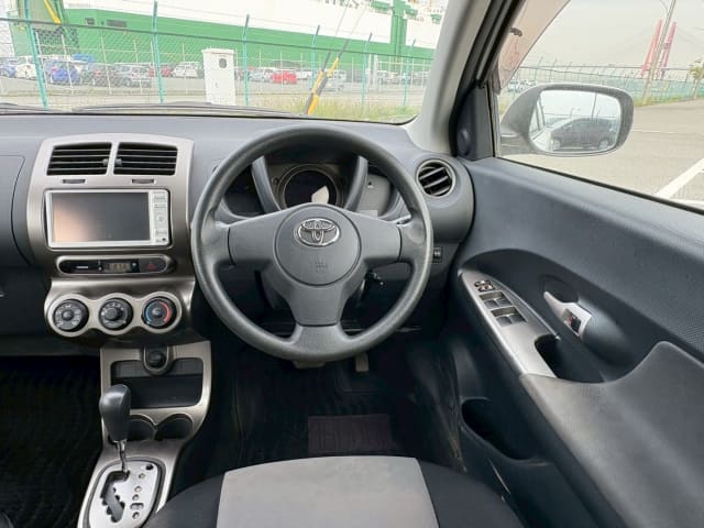TOYOTA IST thumbnail 32