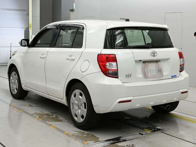 TOYOTA IST thumbnail 8