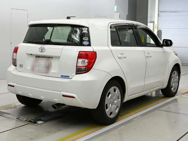 TOYOTA IST thumbnail 2