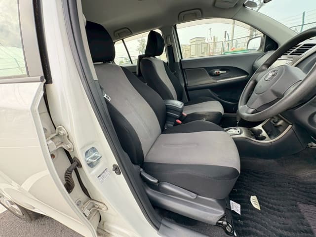 TOYOTA IST thumbnail 25