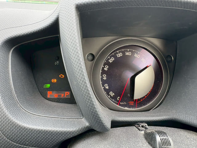 TOYOTA IST thumbnail 60