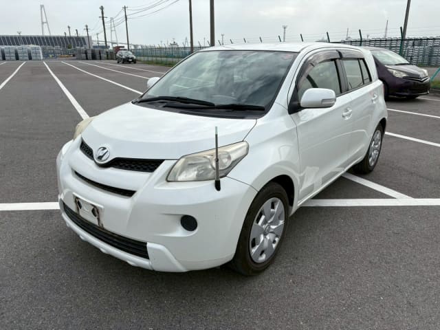TOYOTA IST