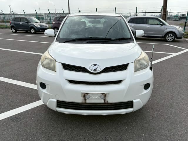 TOYOTA IST thumbnail 8