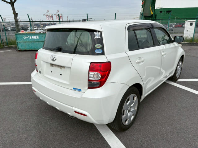 TOYOTA IST thumbnail 5