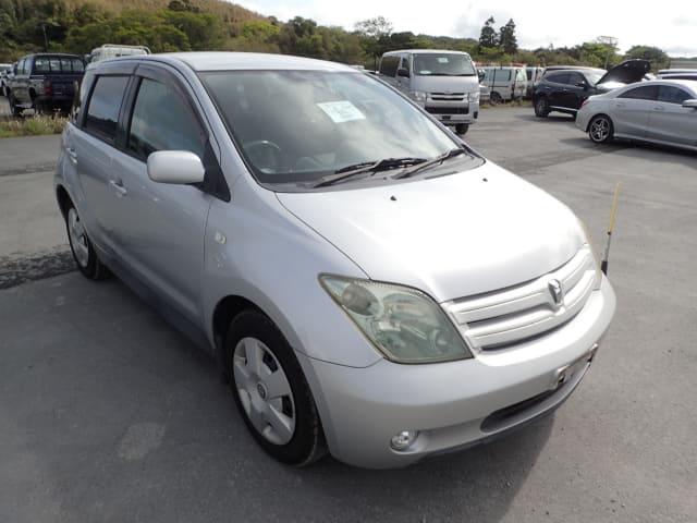 TOYOTA IST thumbnail 7