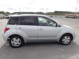 2003 TOYOTA IST