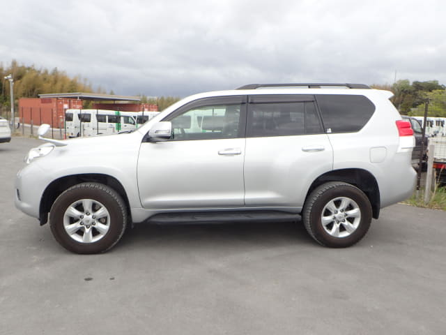 TOYOTA Land Cruiser Prado thumbnail 2