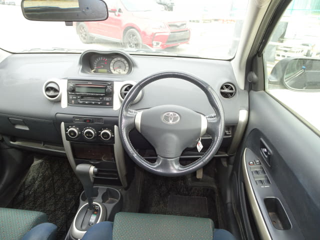 TOYOTA IST thumbnail 33