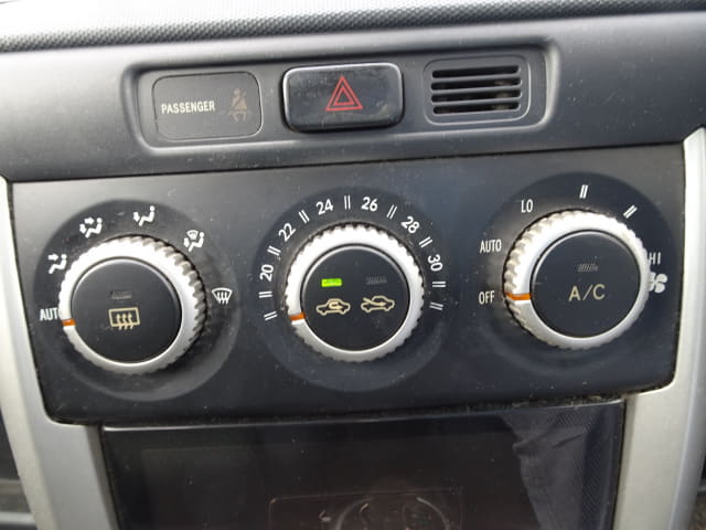 TOYOTA IST thumbnail 40