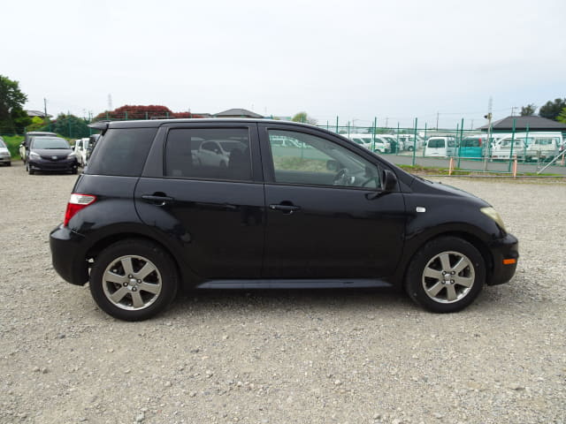TOYOTA IST thumbnail 6