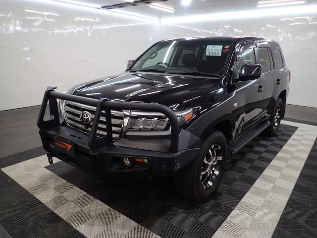 2010 TOYOTA Land Cruiser