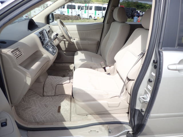 TOYOTA Raum thumbnail 26